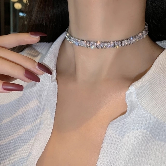 Fashion Jewelry Jewelry - NEW 18K WHITE GOLD DIAMOND BAGUETTE NECKLACE